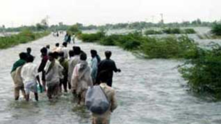 Наводнение в Пакистане унесло жизни 215 человек