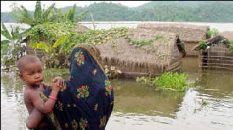 Число жертв наводнения на юге Пакистана достигло 222 человек
