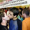 Сотни гомосексуалистов устроили акцию протеста в магазине Сан-Пауло