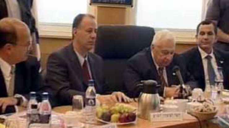 Премьер-министр Израиля Шарон отменил встречу с палестинским премьером Аббасом