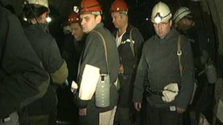 Руководство шахты "Антрацит" приказало опломбировать помещение профсоюза горняков