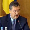Янукович обещает рассчитаться с долгами перед учителями до первого сентября
