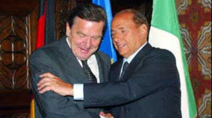 23 августа Шредер встретился с Берлускони