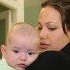 Анджелина Джоли собирается усыновить русского ребенка?