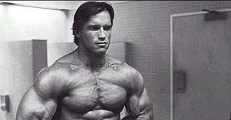 Сиськи мен ұлын көрсетті