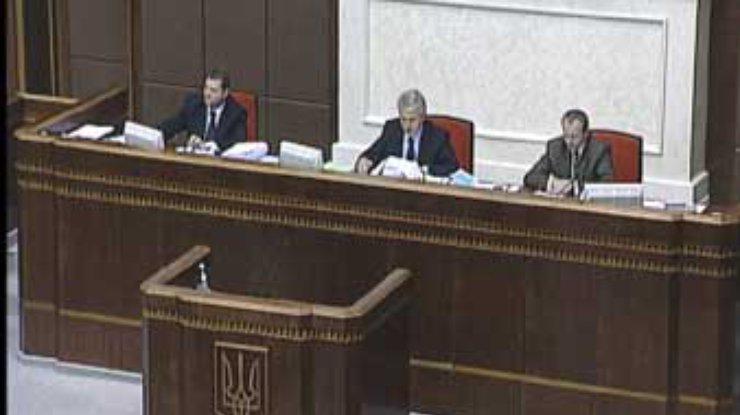 Литвин критикует ВР за частое внесение изменений в законы