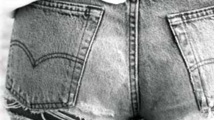 Рваные джинсы снова в моде