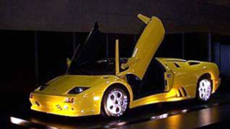 Владелицей Lamborghini, попавшего в ДТП в Москве, оказалась неимущая