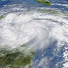 Тайфун Коппу смещается от Камчатки в Тихий океан