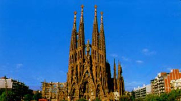 Испанские строители обещают сдать Sagrada Familia на 17 лет раньше срока