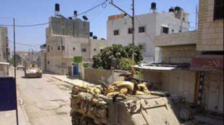 Десятки израильских танков вновь вторглись в лагерь палестинских беженцев Рафах