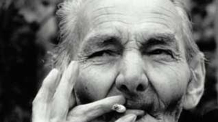 Самый старый в мире курильщик дожил до 122 лет благодаря сигаретам