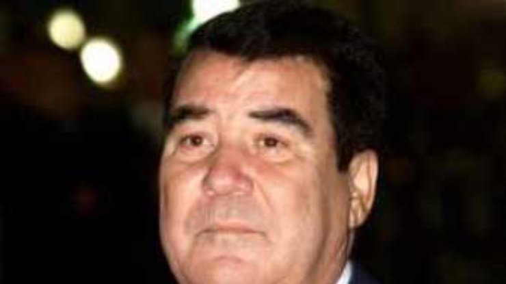 Президент Туркмении получил новое звание - "Великий государственный деятель"