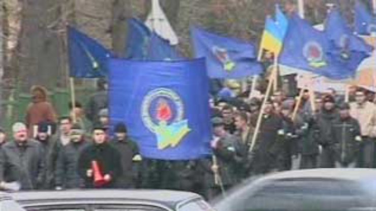 4 тысячи сторонников СДПУ(О) пикетировали львовский облсовет