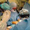 В США хирурги разделили сросшихся головами сиамских близнецов