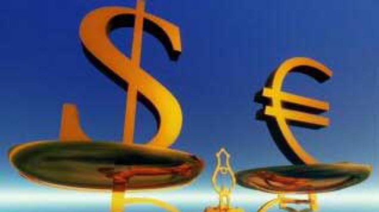 Доллар упал по отношению к евро до нового исторического минимума