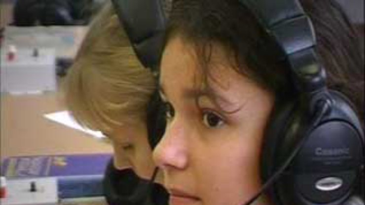 В одной из херсонских школ учат разговаривать глухонемых детей