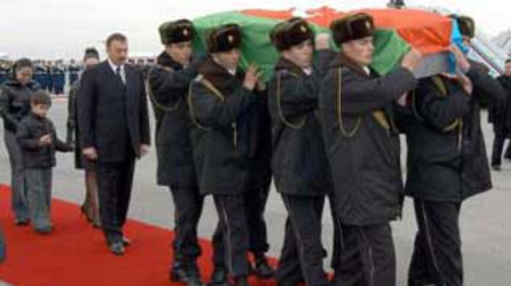 В Баку началась церемония прощания с Гейдаром Алиевым