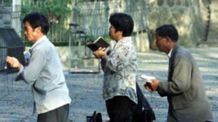 Китайские христиане встречаются тайно, чтобы избежать преследований