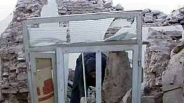 Иран. Проведя 300 часов под завалами, 56-летний мужчина чудом остался жив