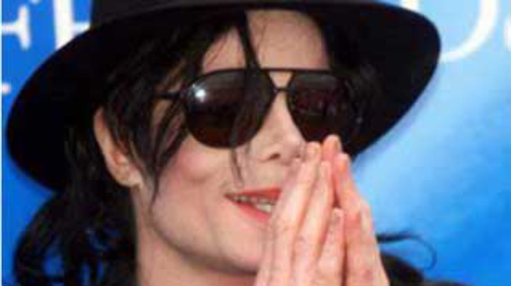 Поклонники Майкла Джексона съезжаются в Калифорнию поддерживать своего кумира