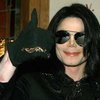 Майкл Джексон заявляет в суде о своей невиновности в растлении малолетних