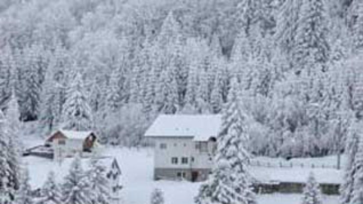 Небывалые снегопады блокировали северную и восточную части Румынии