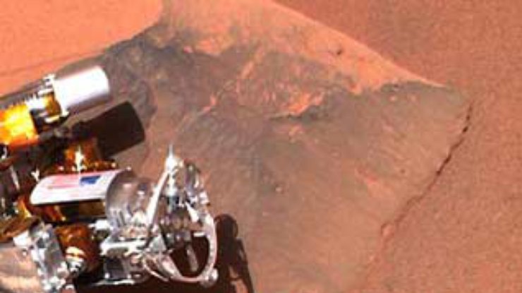 Spirit пробурил первую дыру в поверхности Марса