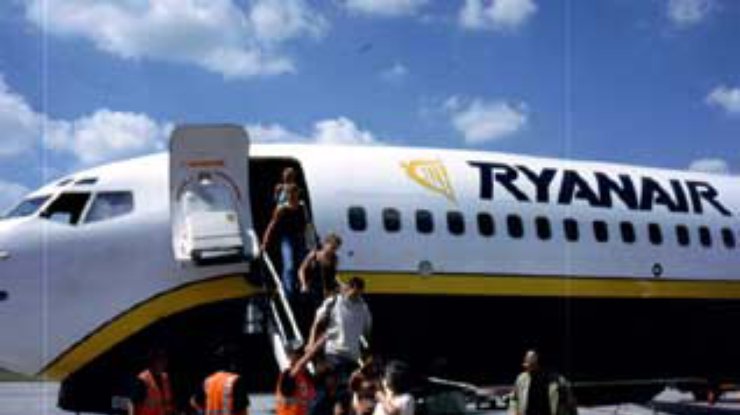Ryanair экономит на креслах и багаже