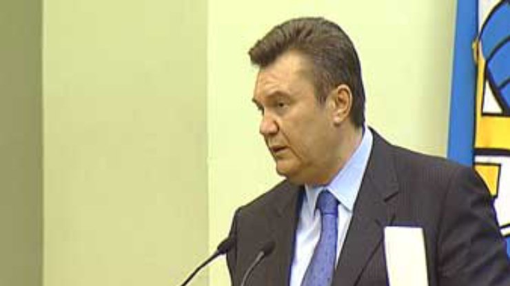 Янукович критикует херсонские власти за бездеятельность