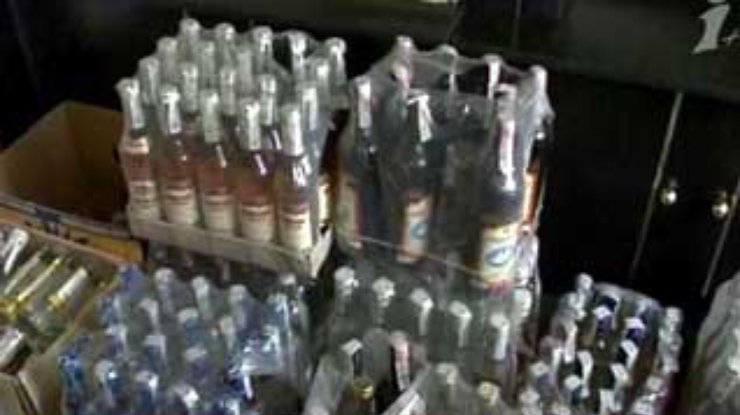 Налоговики конфисковали в Киевской области 13 тысяч декалитров водки без акцизных марок