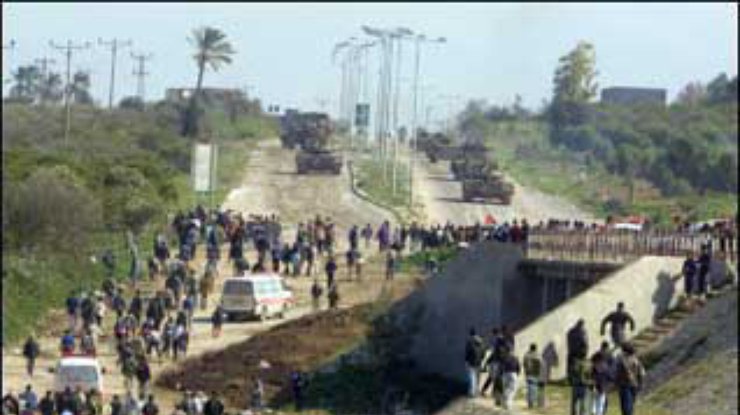 Израильские танки вошли в южную часть города Газа