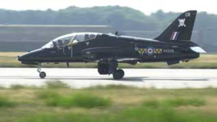 Великобритания поставит индийским ВВС 66 учебных самолетов "Хоук"