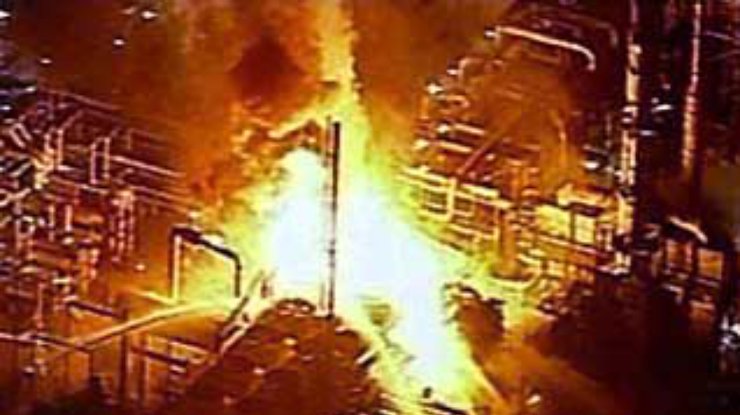 В Техасе взорвался нефтеперерабатывающий завод, бушует пожар
