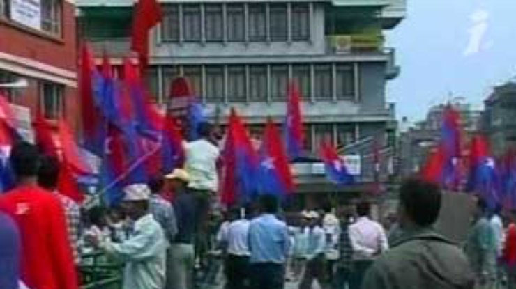 Демонстранты в Непале потребовали от короля восстановить демократию