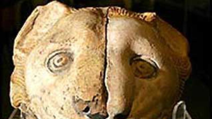 В Великобритании воссоединены две половины скульптуры, которой 2500 лет