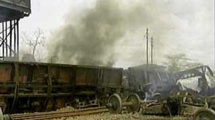 На пути следования Ким Чен Ира взорвались два поезда: около 3000 жертв
