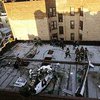 В Нью-Йорке на крышу жилого дома упал вертолет