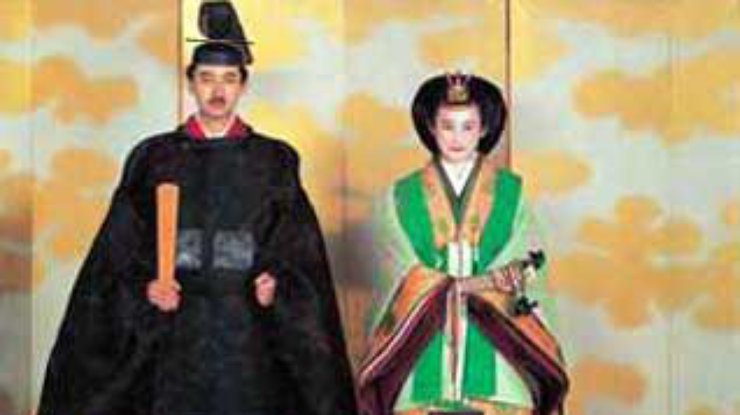 Наследный принц Японии обвинил имперский двор в психологическом давлении на супругу