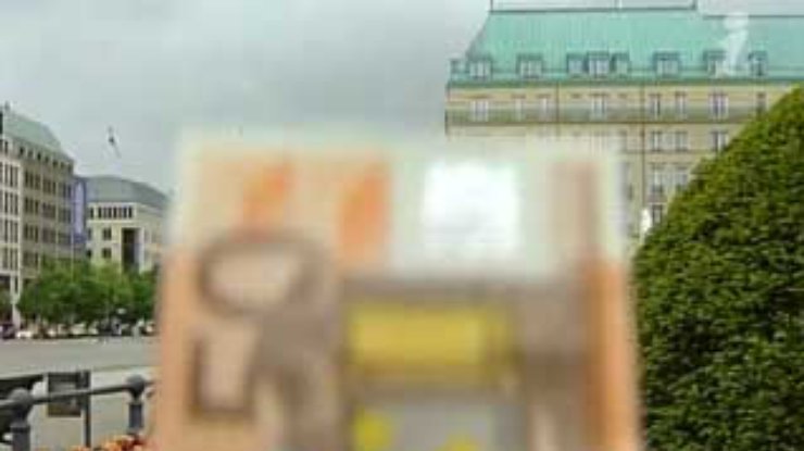 Банкоматы Германии стали выдавать фальшивые евро