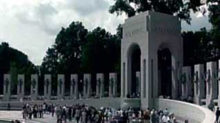 В Вашингтоне проходит церемония открытия мемориала, посвященного павшим во Второй Мировой войне