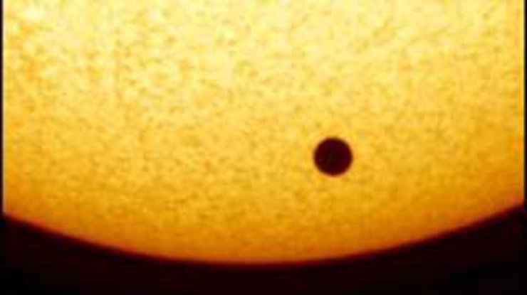Венера начала путь по диску Солнца