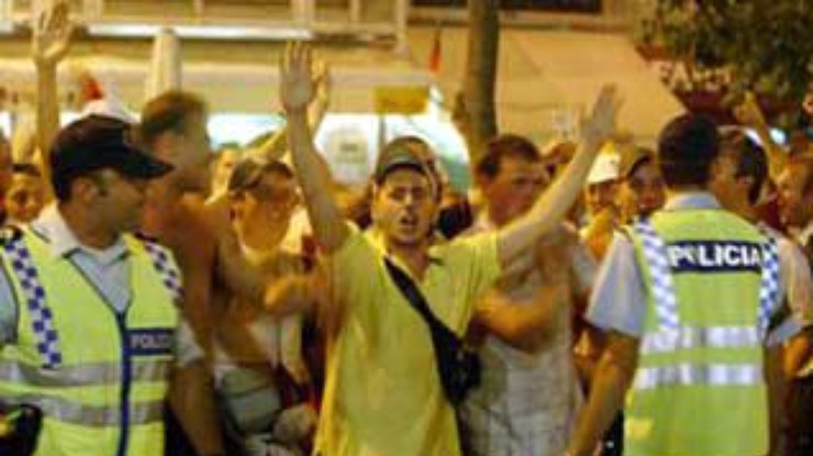 В Лиссабоне произошли столкновения между португальской полицией и английскими болельщиками