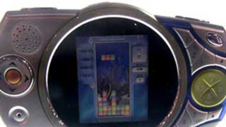 На выставке CommunicAsia-2004 представлен игровой смартфон от Dbtel