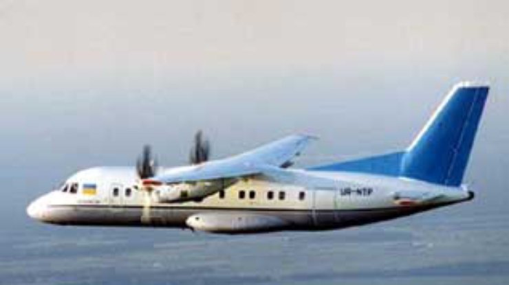Харьковский авиазавод представит на авиасалоне Farnborough-2004 самолеты Ан-140-100 и Ан-74ТК-200