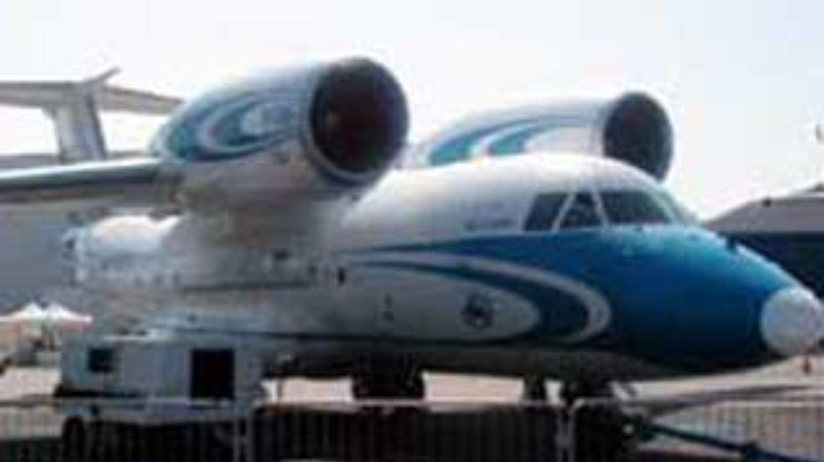 Украина представит на авиасалоне "Фарнборо-2004" самолеты Ан-140-100 и Ан-74ТК-200