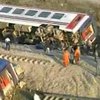 В результате крушения поезда в Турции погибли 36 человек