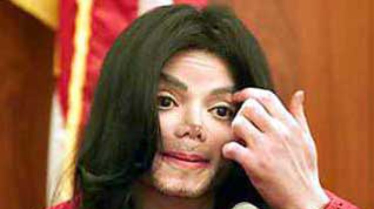 Судебный процесс над Майклом Джексоном перенесен с сентября на январь