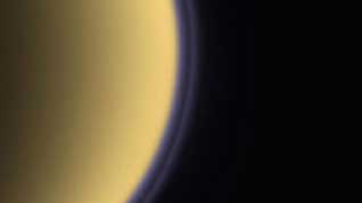 Аппарат Cassini нашёл на Титане фиолетовый туман