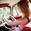 Женщины учатся водить машину на 40% дольше мужчин